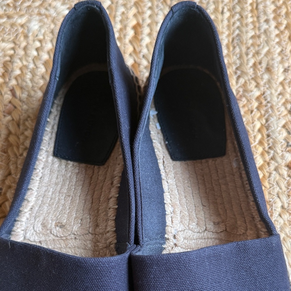 Tory Burch Color Block Canvas Leather Flat Espadrilles in navy and black Size 9 - Picture 3 of 8